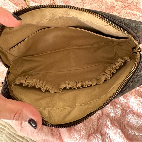 Louis Vuitton Trousse23 TH8910 - crossbody with two straps - Picture 6 of 9